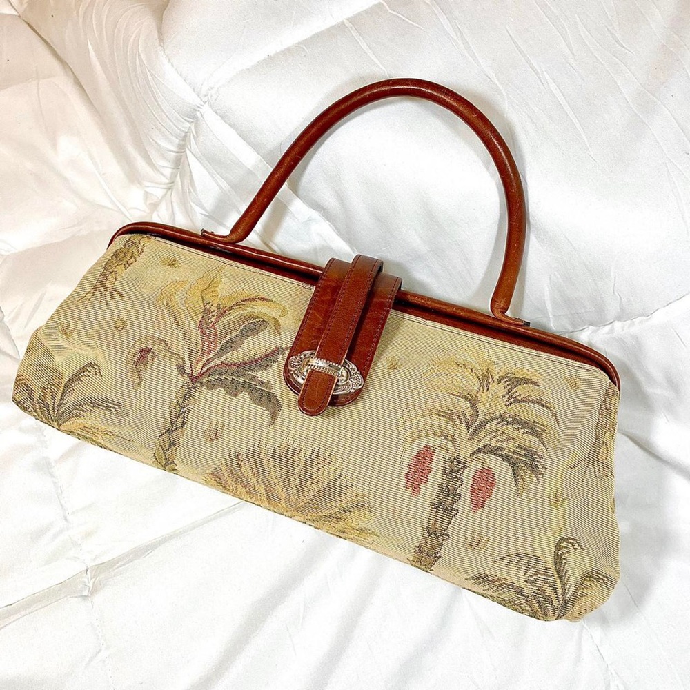 VINTAGE 90’s / EARLY 2000’s HINGE-OPENING PALM TREE GLADSTONE PURSE